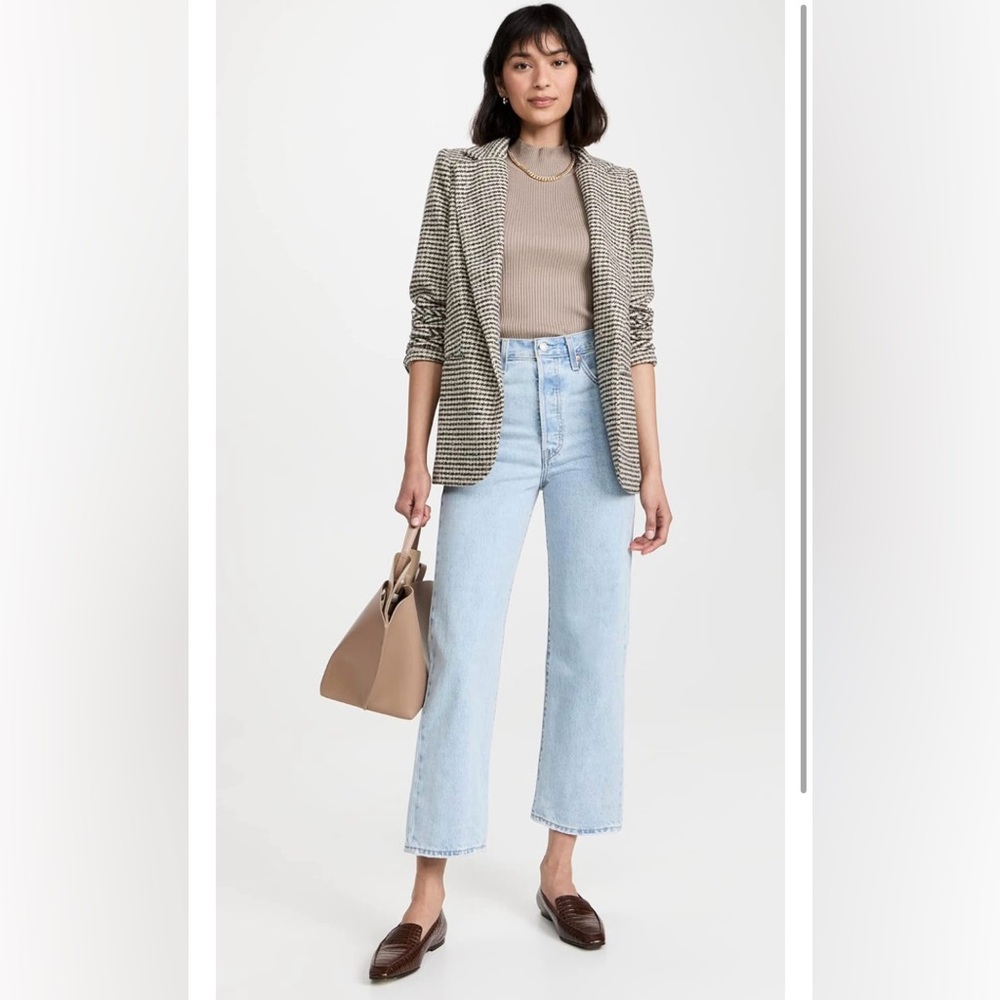 Levi’s rib cage straight, light indigo, size 31. Perfect condition!